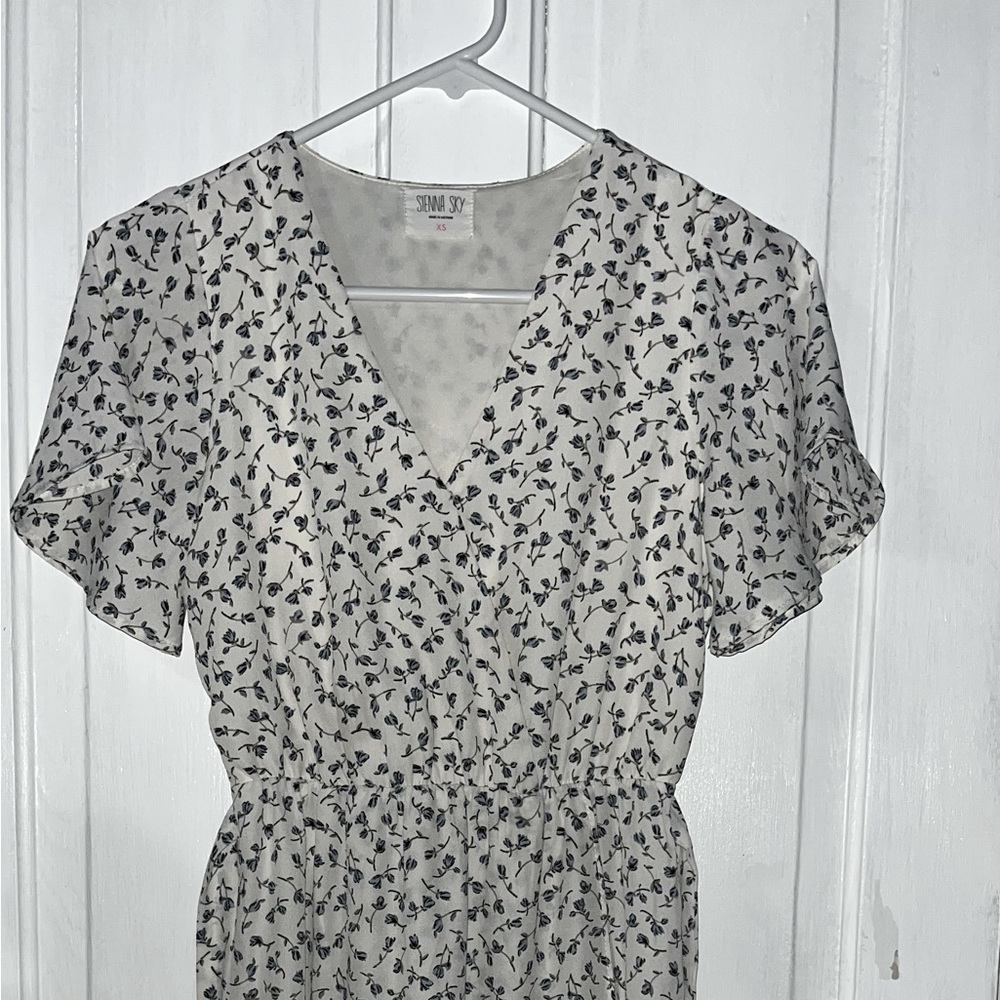 Flowy Floral dress XS
